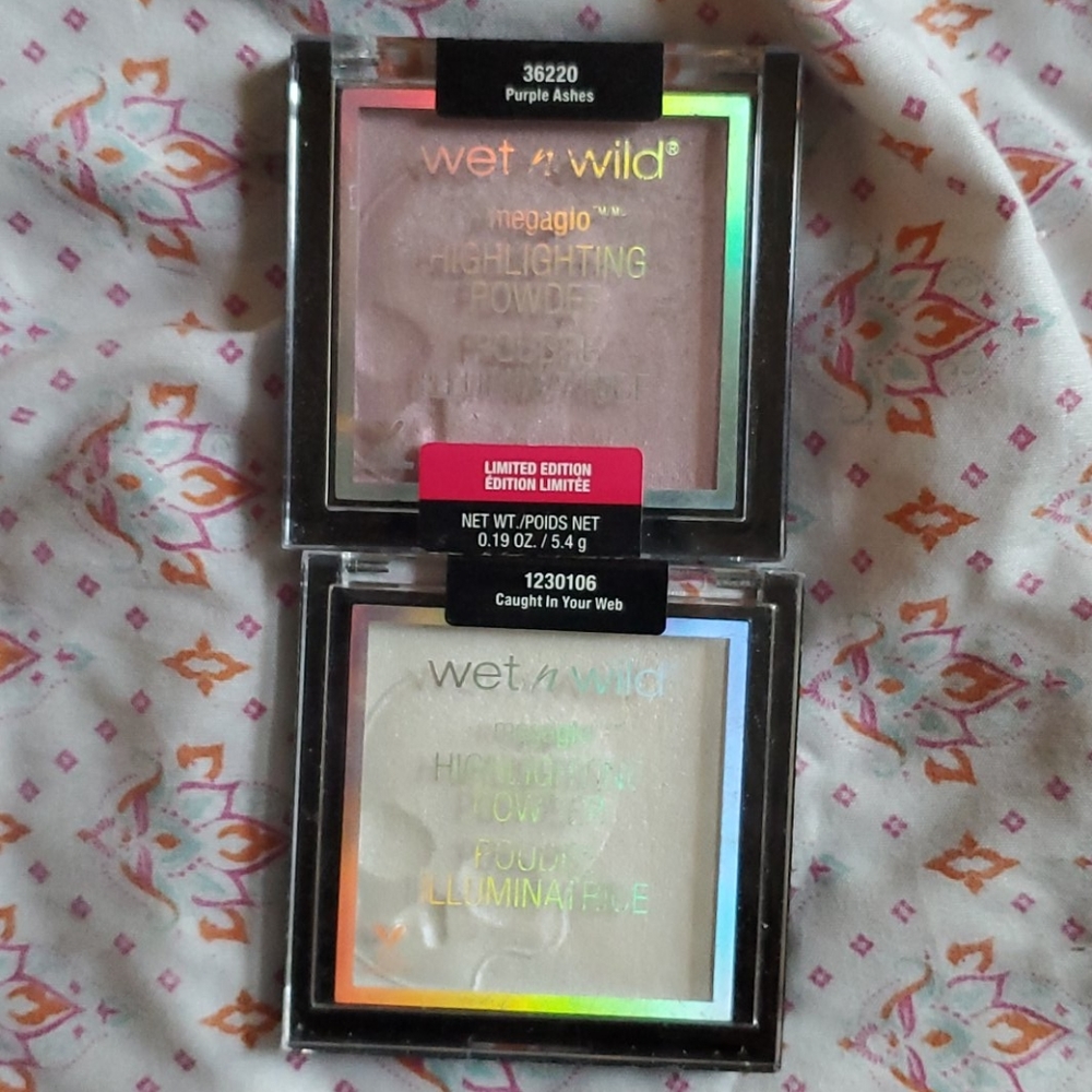 WetNWild Holliween Powder Higliters Duochrome